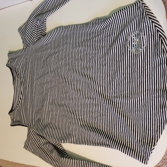 Michael Kors women's S black & white striped cold shoulder shirt - Picture 5 of 5